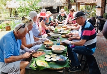 Hơn 570 khách du lịch tàu biển tham quan Nha Trang và Diên Khánh