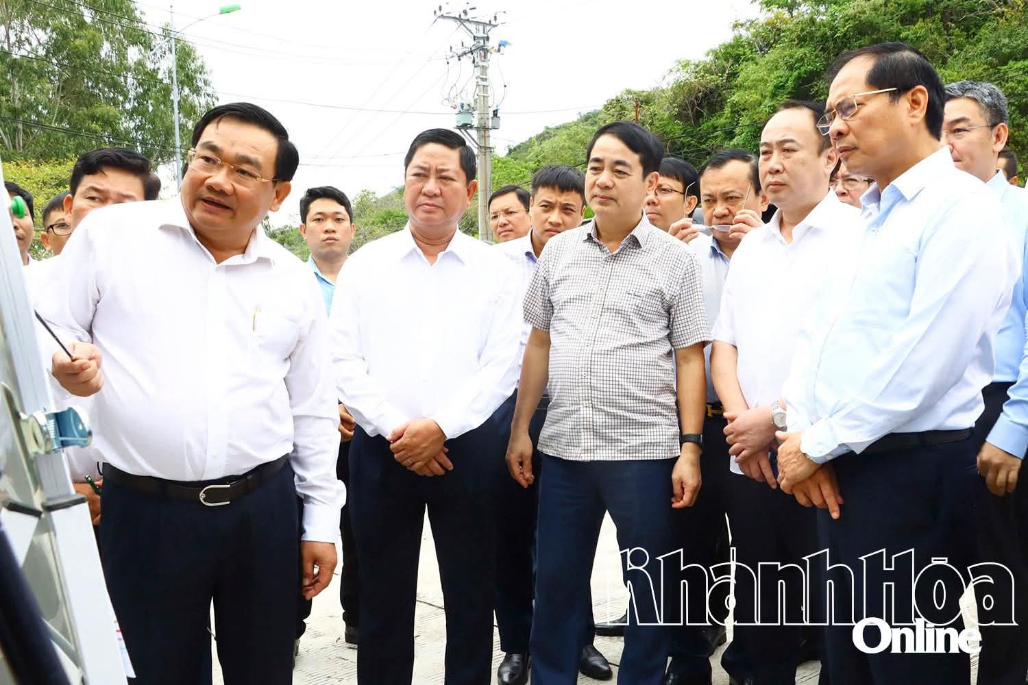 Phó Thủ tướng Chính phủ Bùi Thanh Sơn kiểm tra thực địa và làm việc với tỉnh Khánh Hòa về các dự án điện hạt nhân