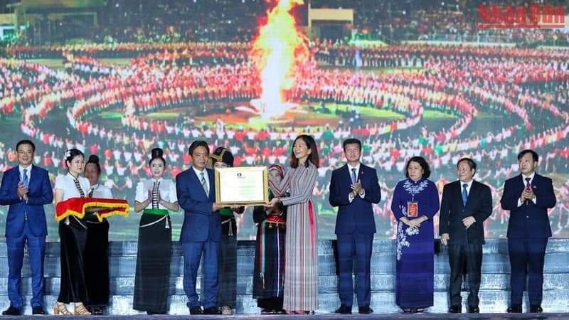 Tôn vinh Nghệ thuật Xòe Thái - những giá trị cao đẹp của văn hóa nghệ thuật, tinh thần đoàn kết, lòng nhân ái
