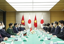 Thủ tướng Nhật Bản khẳng định đặc biệt coi trọng quan hệ với Việt Nam