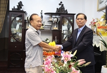 Chủ tịch UBND tỉnh Nguyễn Tấn Tuân thăm, chúc Tết các vị nguyên cán bộ chủ chốt của tỉnh