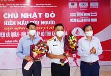 Hơn 500 người tham gia ngày Chủ nhật đỏ