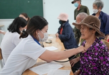 Sôi nổi Hành trình thầy thuốc trẻ tình nguyện và Buffet nghĩa tình