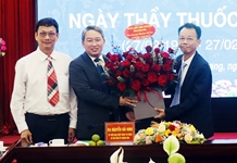 Bí thư Tỉnh ủy Nguyễn Hải Ninh thăm các cơ sở y tế