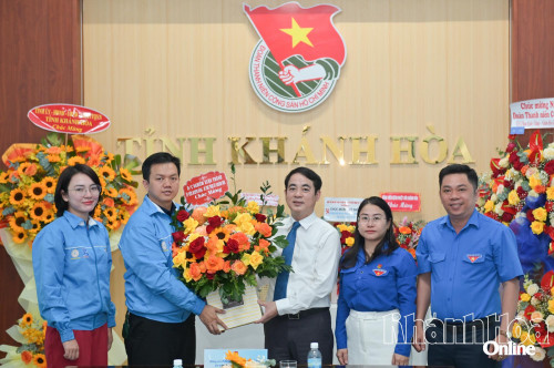 Bí thư Tỉnh ủy Nghiêm Xuân Thành: Thăm, chúc mừng Tỉnh đoàn nhân kỷ niệm Ngày thành lập Đoàn 26-3