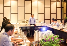 Ông Hà Quốc Trị - Phó Bí thư Tỉnh ủy, Trưởng đoàn Đại biểu Quốc hội tỉnh Khánh Hòa làm việc với 2 doanh nghiệp du lịch về công tác phát triển đảng