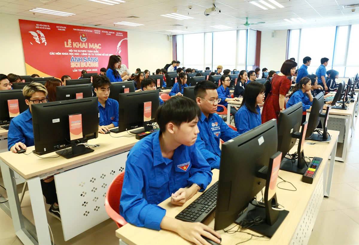 Nâng cao ý thức chính trị cho sinh viên Việt Nam hiện nay