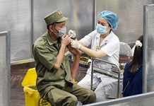 Quản lý, bảo vệ người thuộc nhóm nguy cơ cao mắc Covid-19