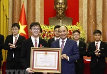 Chủ tịch nước Nguyễn Xuân Phúc: Nhân tài trẻ cần khát khao chiếm lĩnh đỉnh cao trí tuệ, góp sức xây dựng đất nước hùng cường