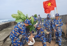 Huyện đảo Trường Sa hưởng ứng Tết trồng cây đầu năm mới