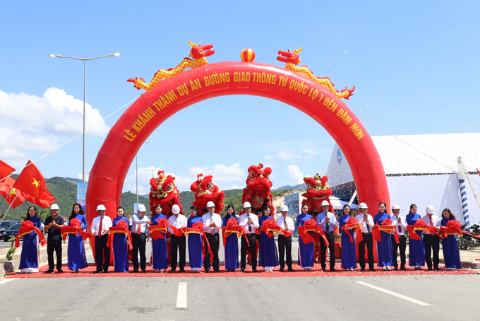 Khánh thành dự án đường giao thông từ Quốc lộ 1 đến Đầm Môn