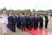 Lãnh đạo Đảng, Nhà nước viếng Chủ tịch Hồ Chí Minh nhân 47 năm Ngày thống nhất đất nước