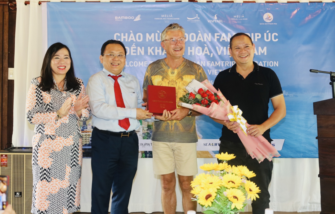 Phó Chủ tịch Thường trực UBND tỉnh Khánh Hòa tiếp đoàn famtrip Australia