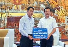 Lãnh đạo tỉnh Khánh Hòa: Trao kinh phí hỗ trợ các gia đình nạn nhân vụ cháy ở phố Trung Kính