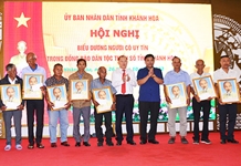 Biểu dương người có uy tín trong đồng bào dân tộc thiểu số