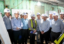 Bộ trưởng Bộ Giao thông vận tải Nguyễn Văn Thắng kiểm tra tiến độ thi công cầu Xóm Bóng