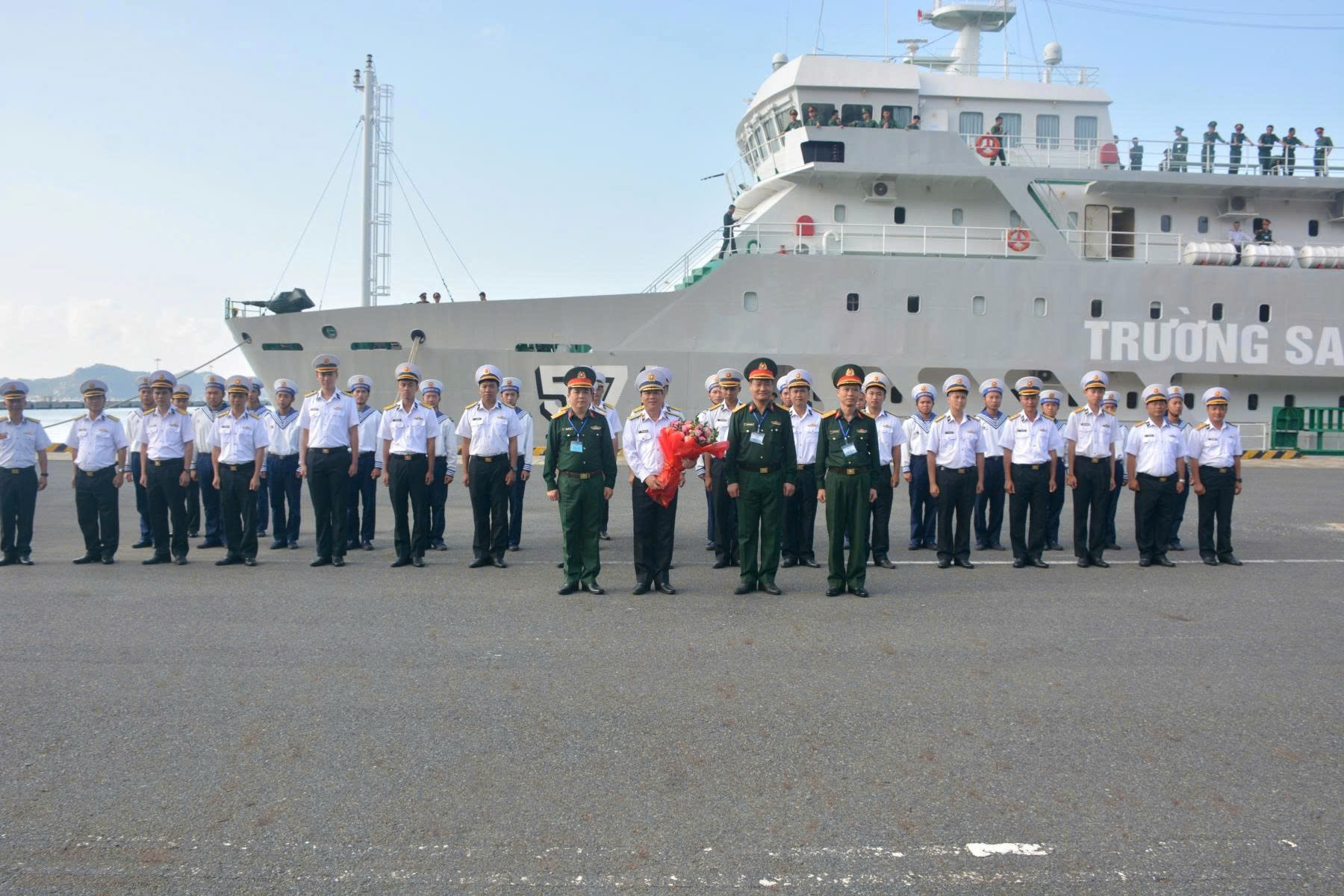 Đoàn công tác số 4 hoàn thành tốt đẹp chuyến thăm, làm việc tại Đặc khu Trường Sa và Nhà giàn DK1