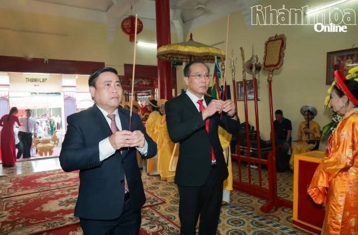 Thành kính, trang nghiêm lễ dâng hương tưởng nhớ các Vua Hùng