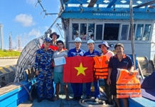 Trường Sa kiên cường nơi đầu sóng - Kỳ 2: Điểm tựa giữa trùng khơi