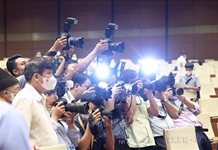 Cảnh giác trò "núp bóng báo chí"