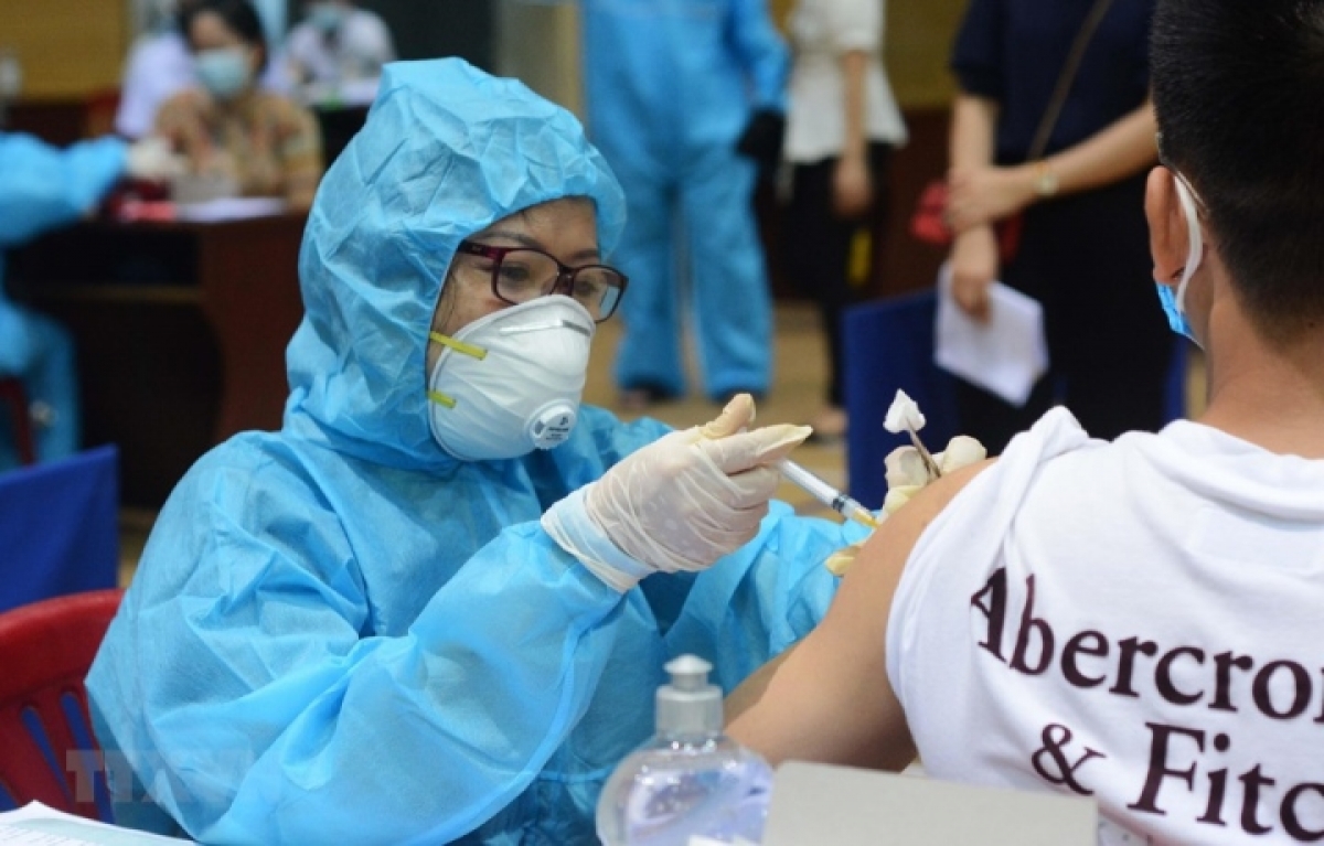           Số ca mắc COVID-19 tăng trở lại, Thủ tướng chỉ đạo đẩy nhanh tiêm vaccine      