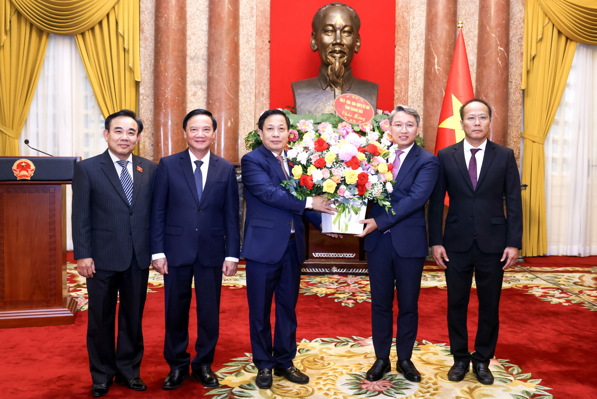 Tỉnh ủy, HĐND, UBND, UBMTTQ Việt Nam tỉnh Khánh Hòa chúc mừng tân Bộ trưởng Bộ Tư pháp Nguyễn Hải Ninh