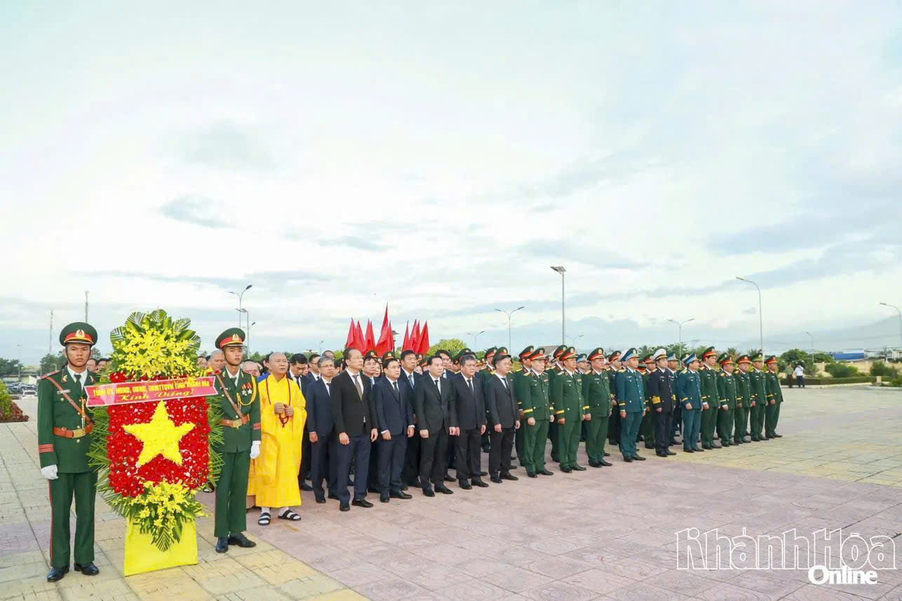 Tổ chức Lễ viếng, truy điệu và an táng 25 hài cốt liệt sĩ tại Nghĩa trang liệt sĩ Ninh Thuận