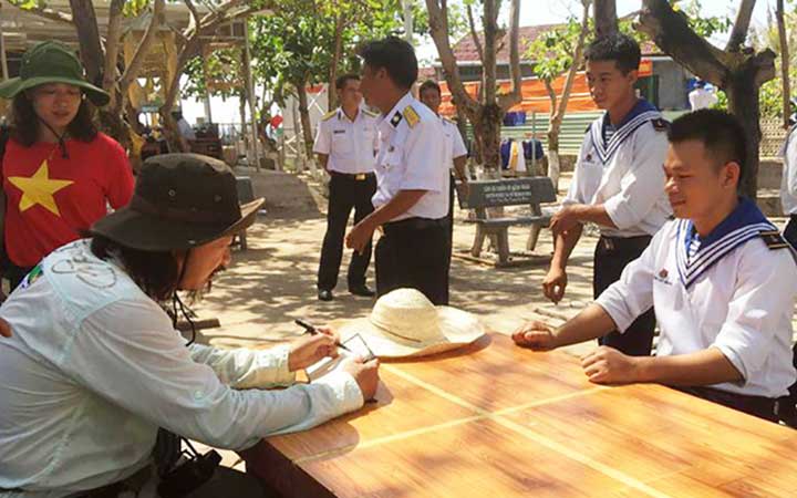 Không thể chia cắt tình yêu đất nước