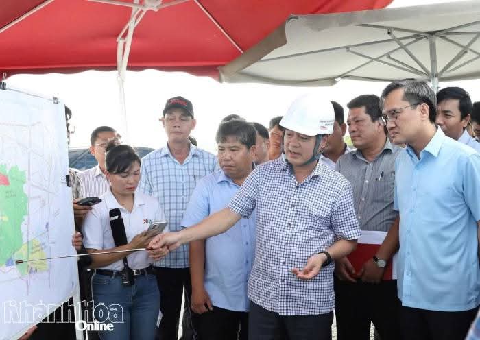 Bí thư Tỉnh ủy Nghiêm Xuân Thành kiểm tra tiến độ giải phóng mặt bằng Dự án Khu Công nghiệp Dốc Đá Trắng