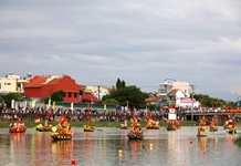 Sông Dinh rộn rã ngày hội