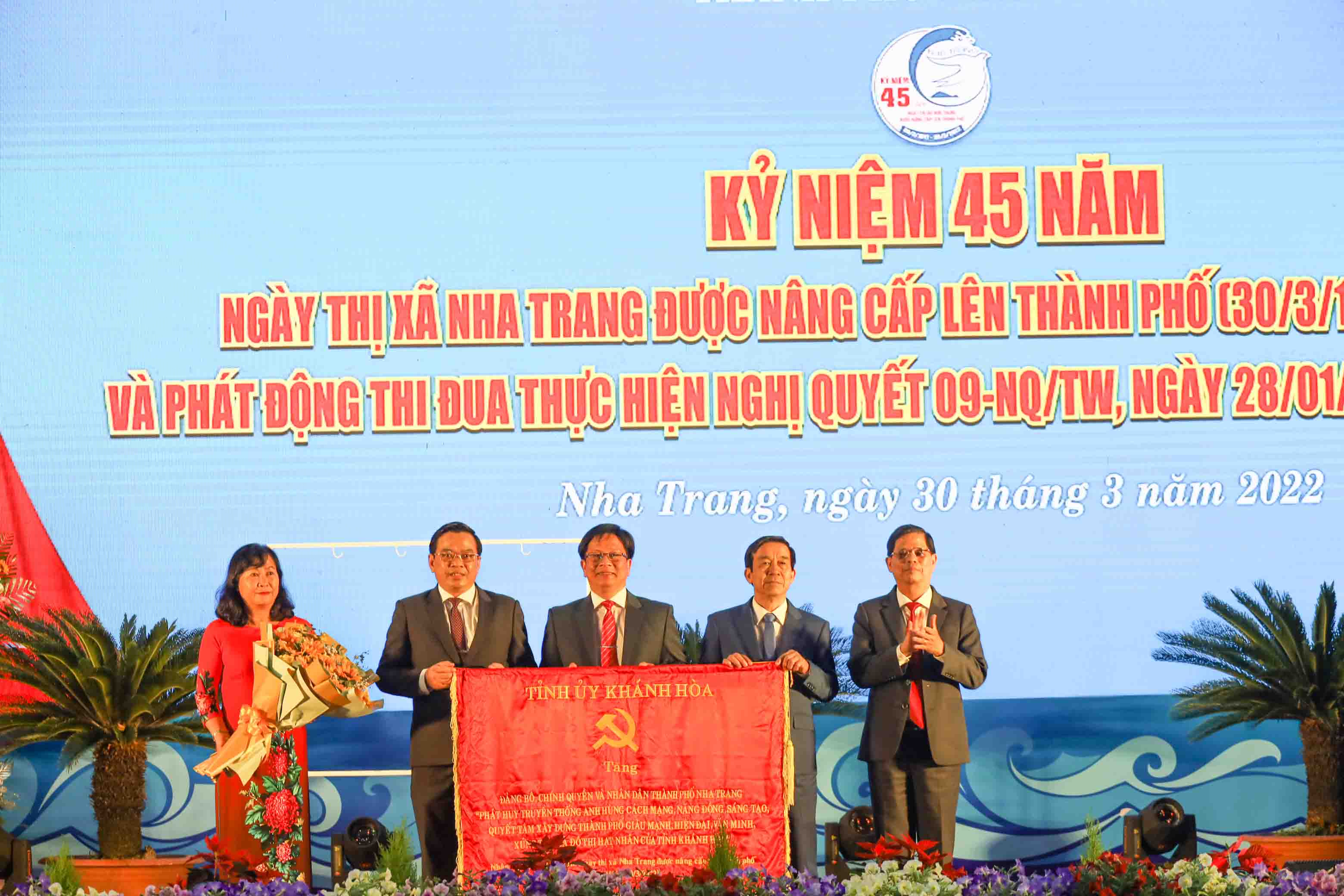 Kỷ niệm 45 năm Ngày thị xã Nha Trang được nâng cấp lên thành phố
