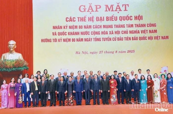 Chào mừng kỷ niệm 80 năm Ngày Tổng tuyển cử đầu tiên bầu Quốc hội Việt Nam (6-1-1946 - 6-1-2026): Đoàn Đại biểu Quốc hội tỉnh Khánh Hòa: Hành trình trách nhiệm và cống hiến
