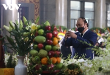 Chủ tịch nước viếng Phó Chủ tịch Thường trực UBND TP.HCM Lê Hòa Bình